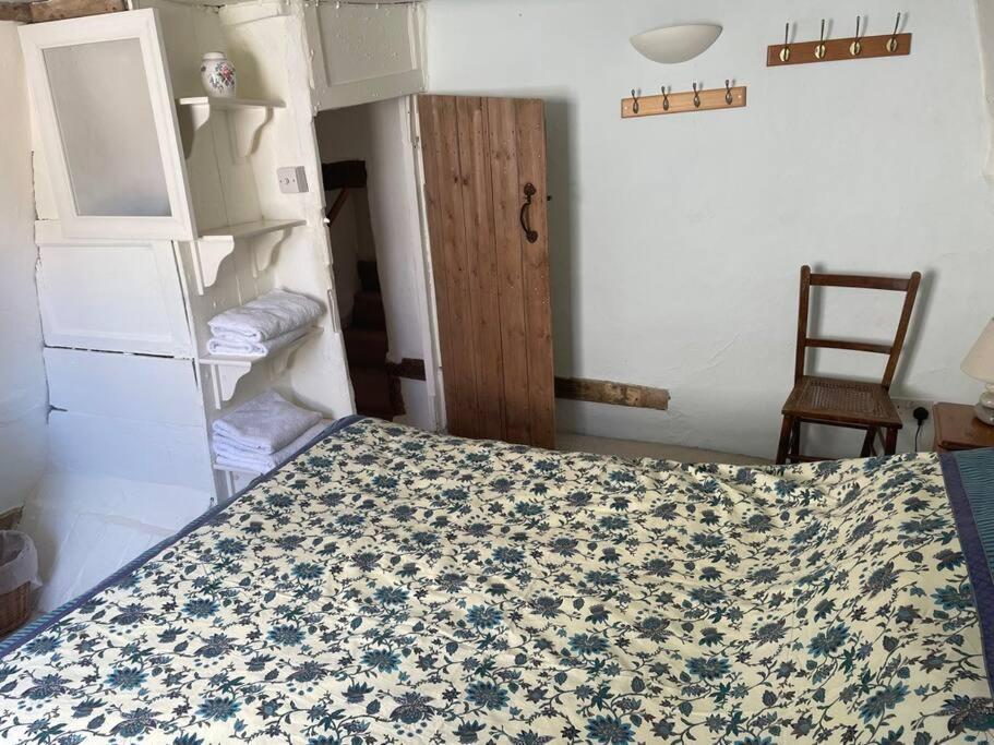 Acacia Cottage Холстед Экстерьер фото